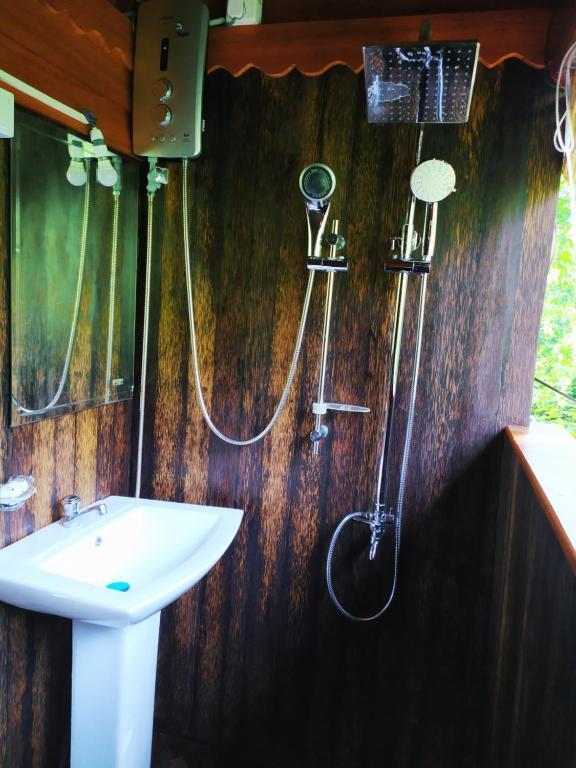 Ахангама: Tree House-Midigama