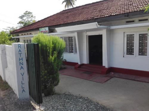 Ахангама: Rathna Villa Matara