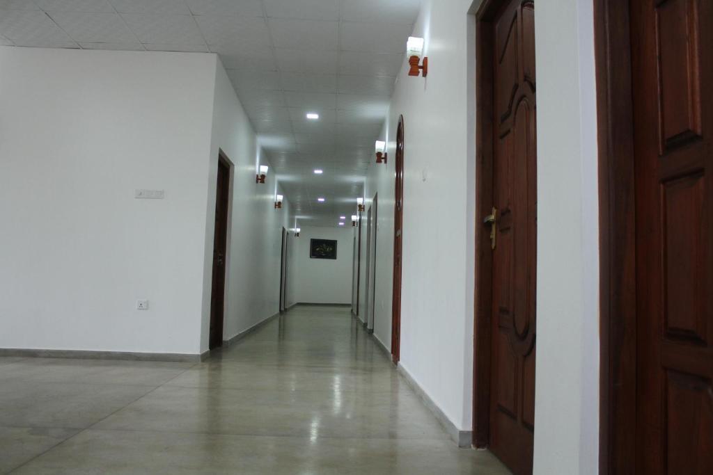 Элла: Hotel City Grand Ella
