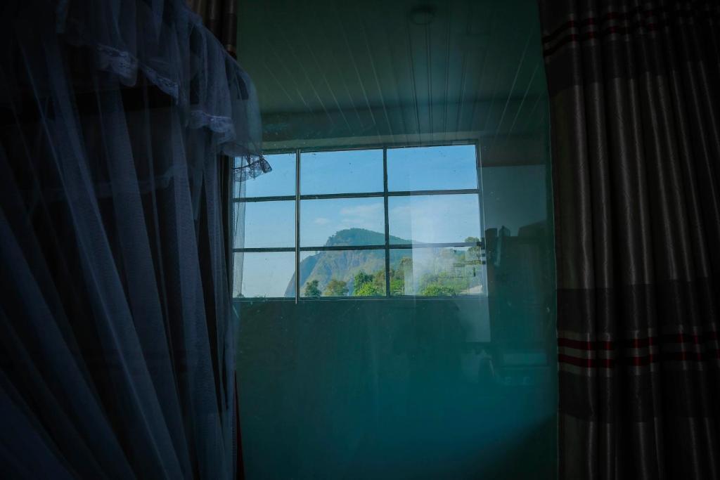 Элла: Hotel City Grand Ella