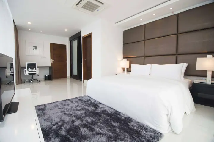 Коломбо: Platinum One Suites
