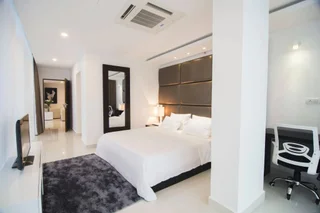Коломбо: Platinum One Suites