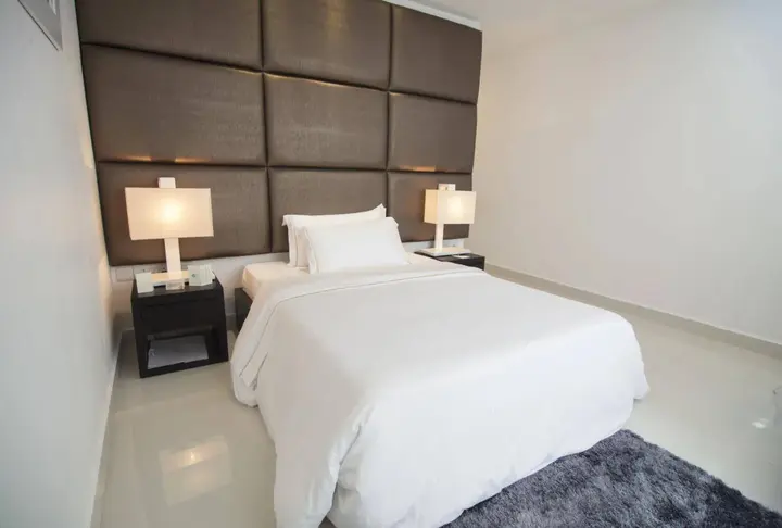 Коломбо: Platinum One Suites