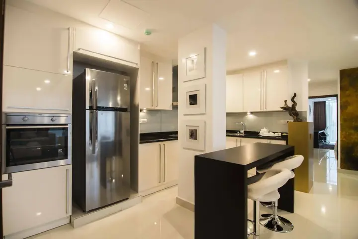 Коломбо: Platinum One Suites