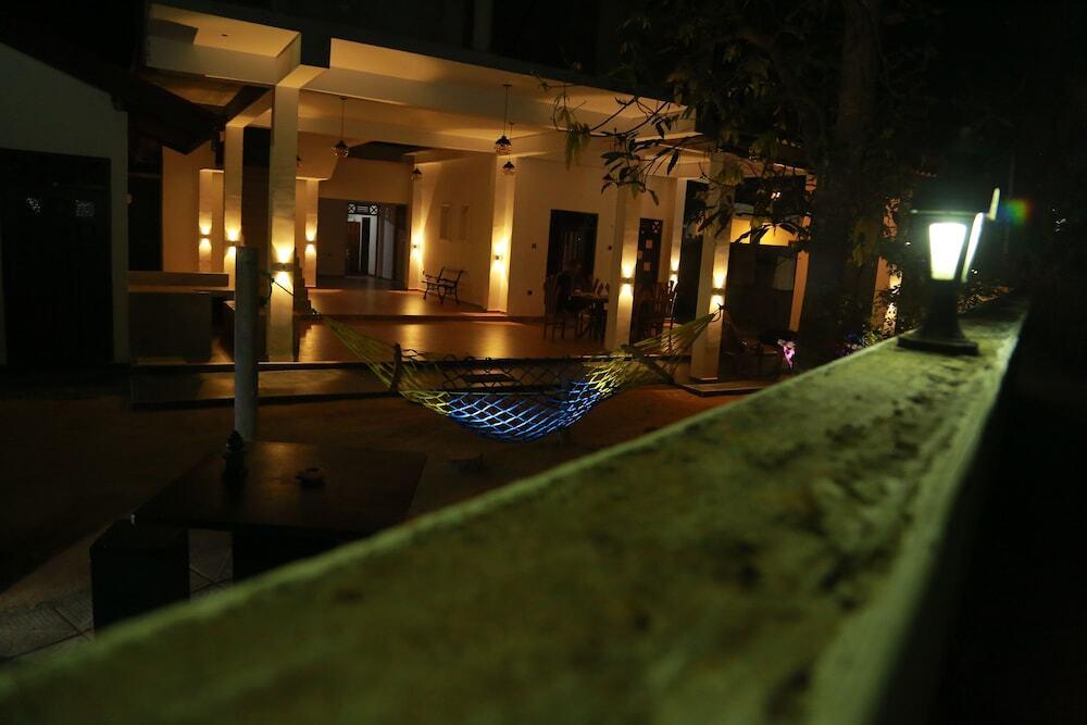 Ахангама: Midigama Holiday Inn