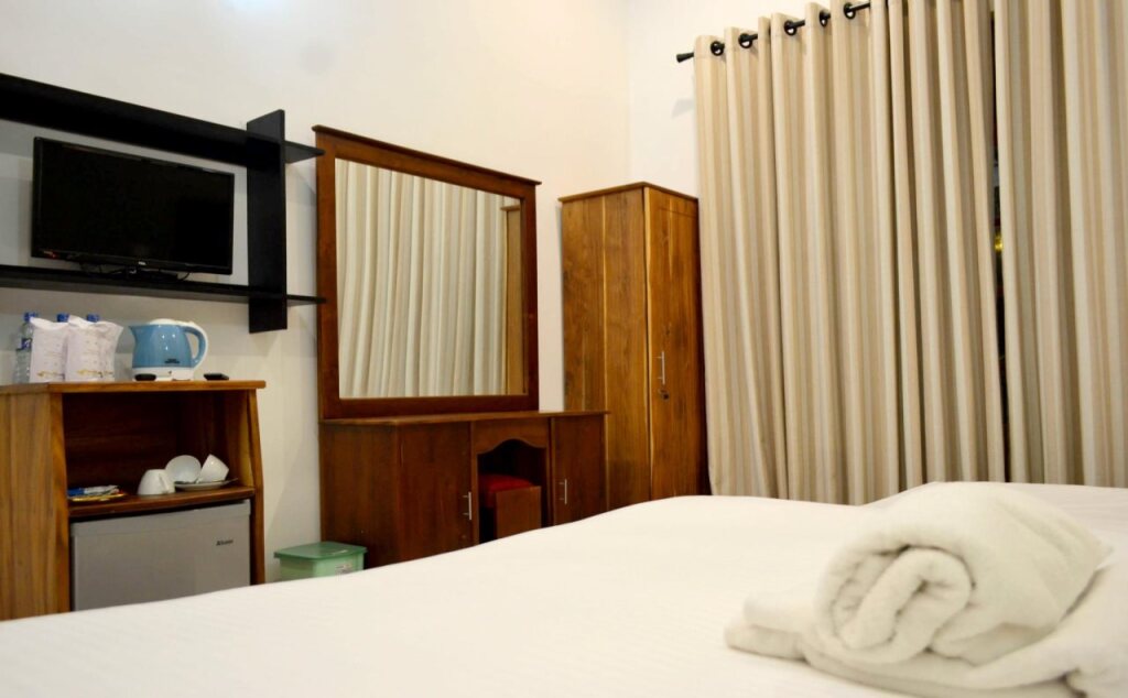 Канди: Capital Regency Hotel