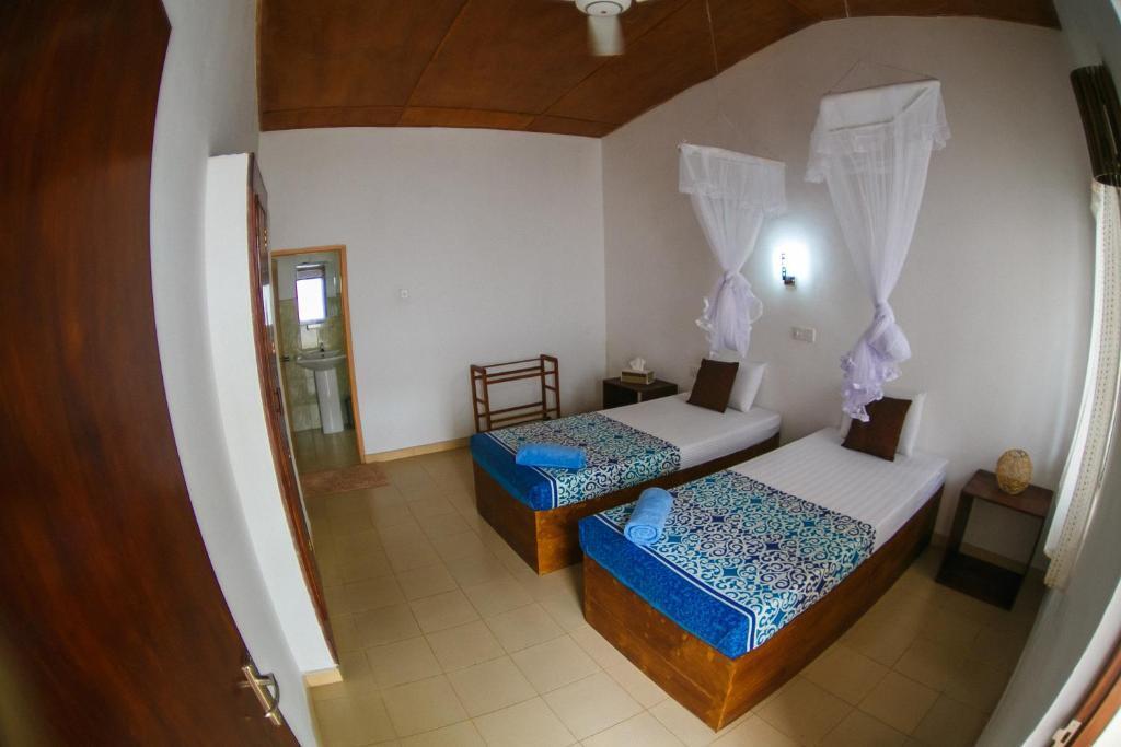 Мирисса: Hostel First Mirissa