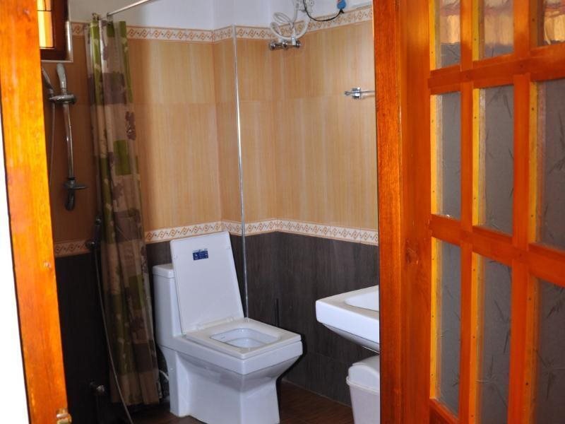 Бандаравела: White House Holiday Inn