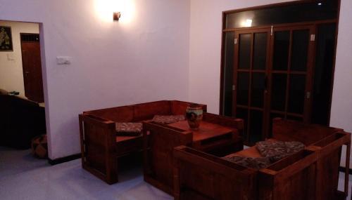 Валгама: Surf Castle Guest House