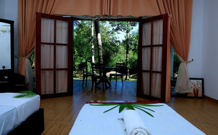 Киринда: River Edge Yala