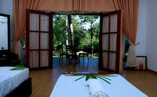 Киринда: River Edge Yala