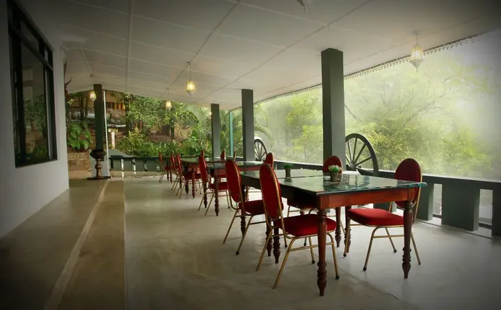 Канди: Brookside Resort