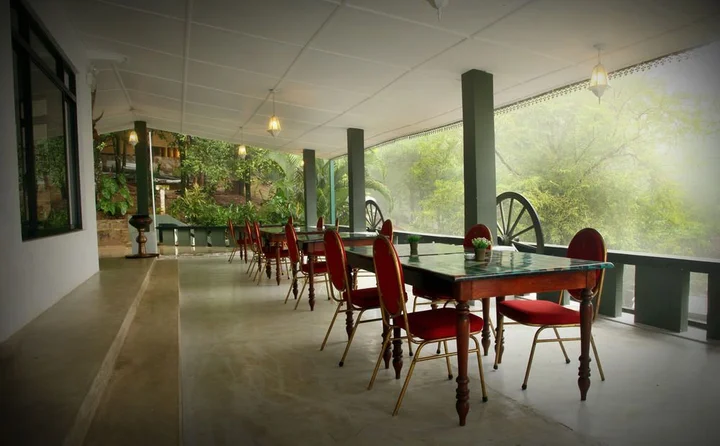 Канди: Brookside Resort