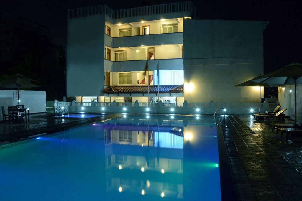 Гора Lavinia: Mount Breeze Hotel