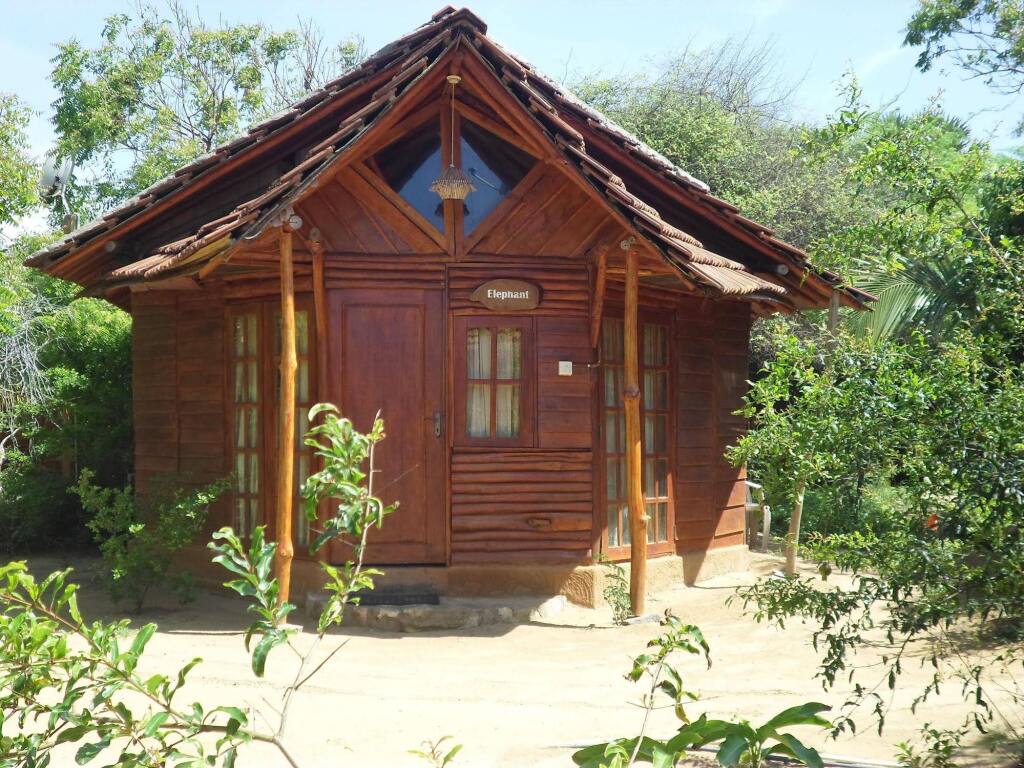Киринда: Kirinda Beach Resort