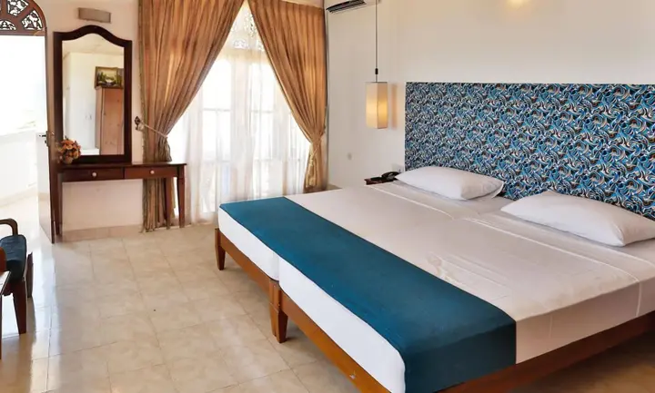 Негомбо: C Negombo