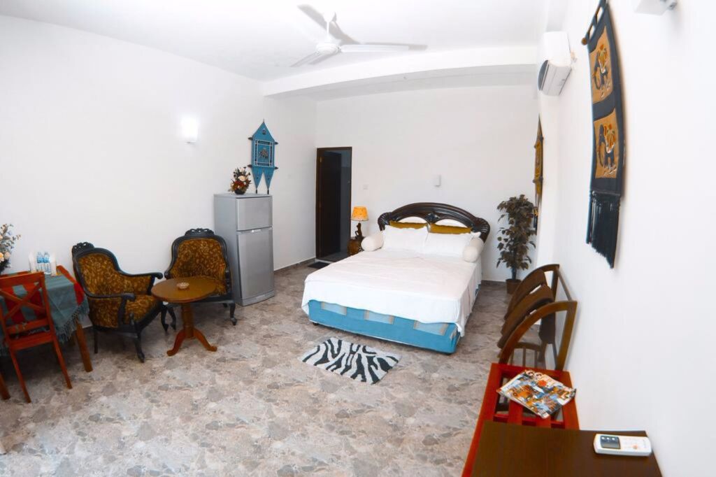 Хиккадува: Mothers Place Nimala