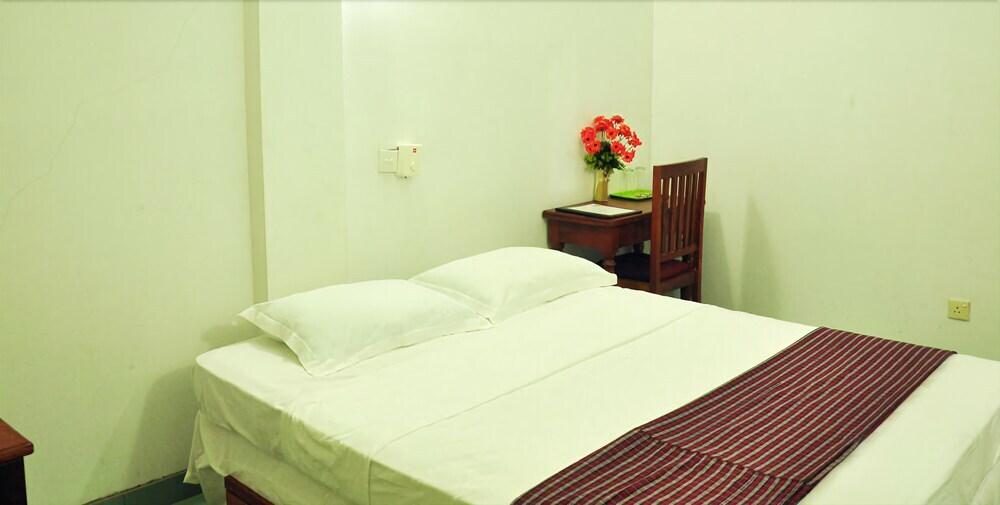 Панадура: Night Station Hotel