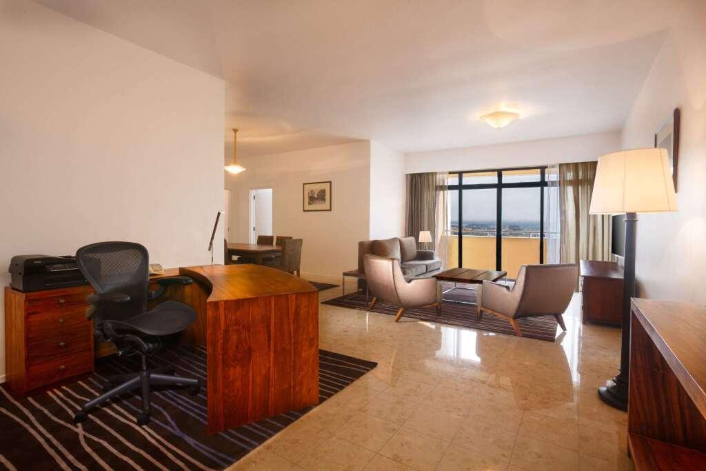 Коломбо: Hilton Colombo Residence
