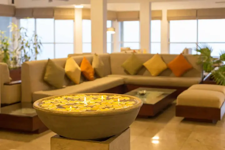 Канди: Hotel Topaz