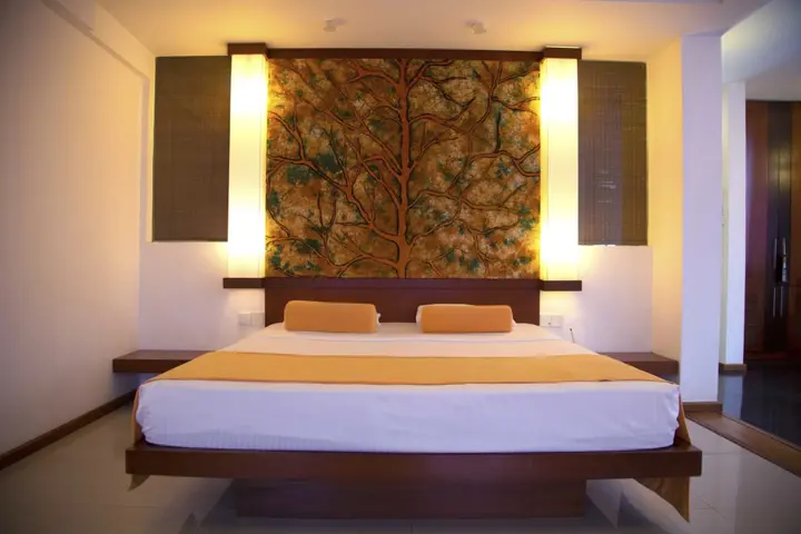 Канди: Hotel Topaz