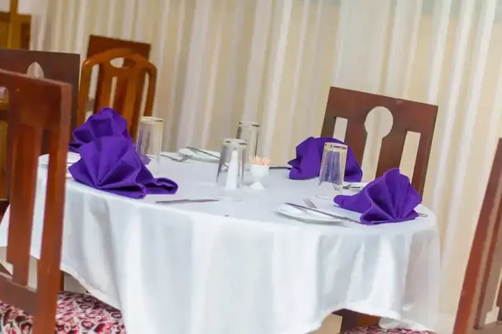 Коломбо: Hotel Kanaro