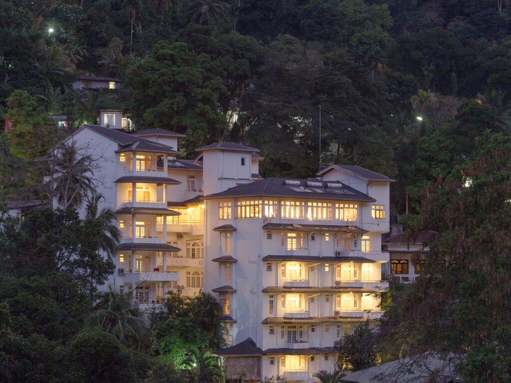 Канди: Отель Oak Ray Serene Garden Hotel