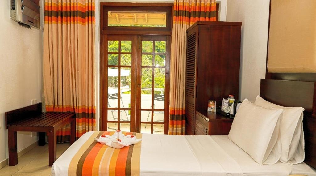 Канди: Отель Oak Ray Serene Garden Hotel
