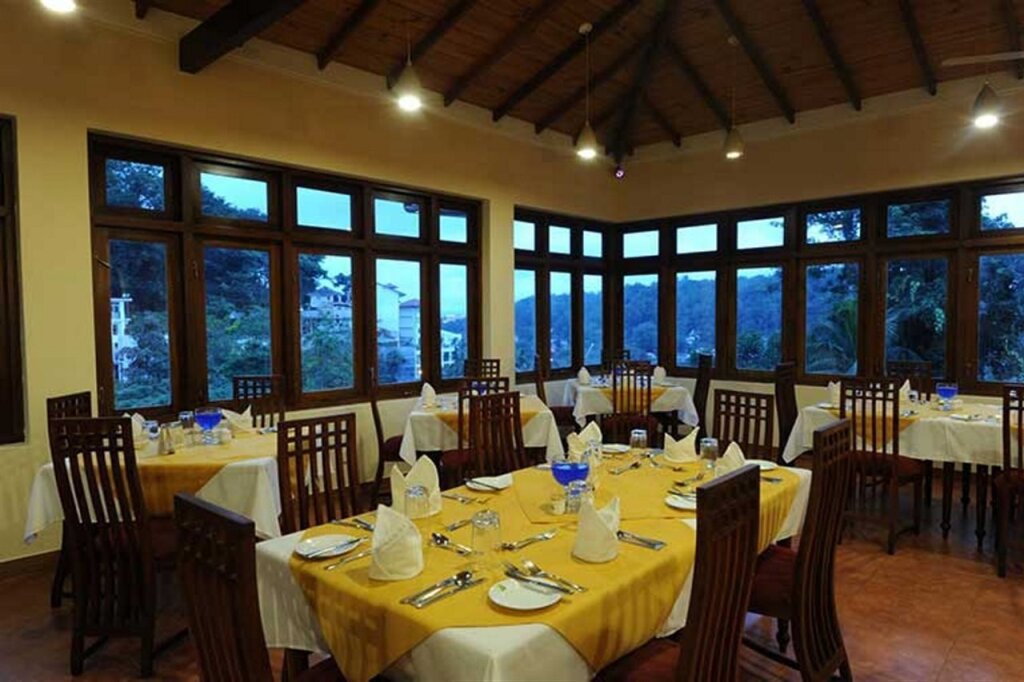 Канди: Отель Oak Ray Serene Garden Hotel