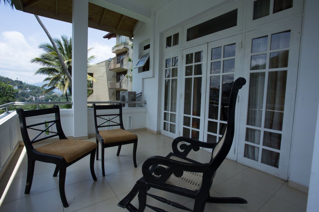 Канди: Отель Oak Ray Serene Garden Hotel
