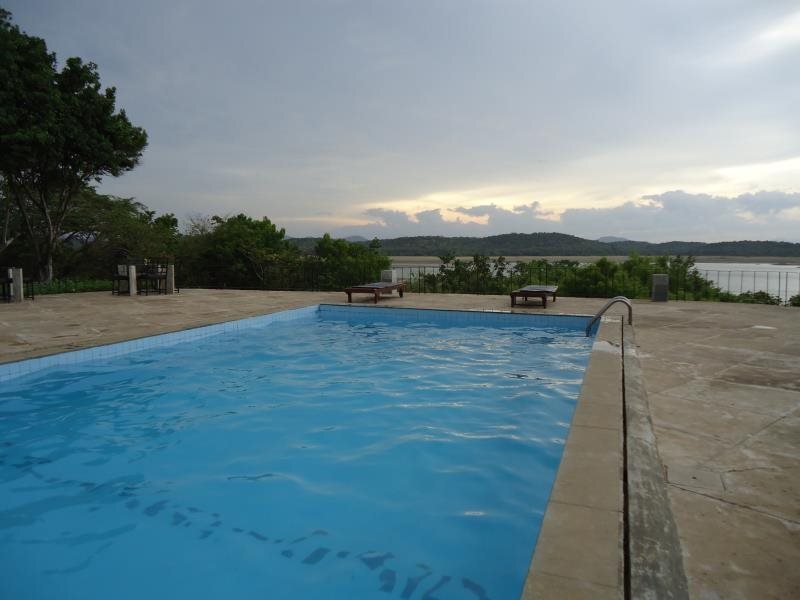 Гиритале: Royal Lotus Hotel