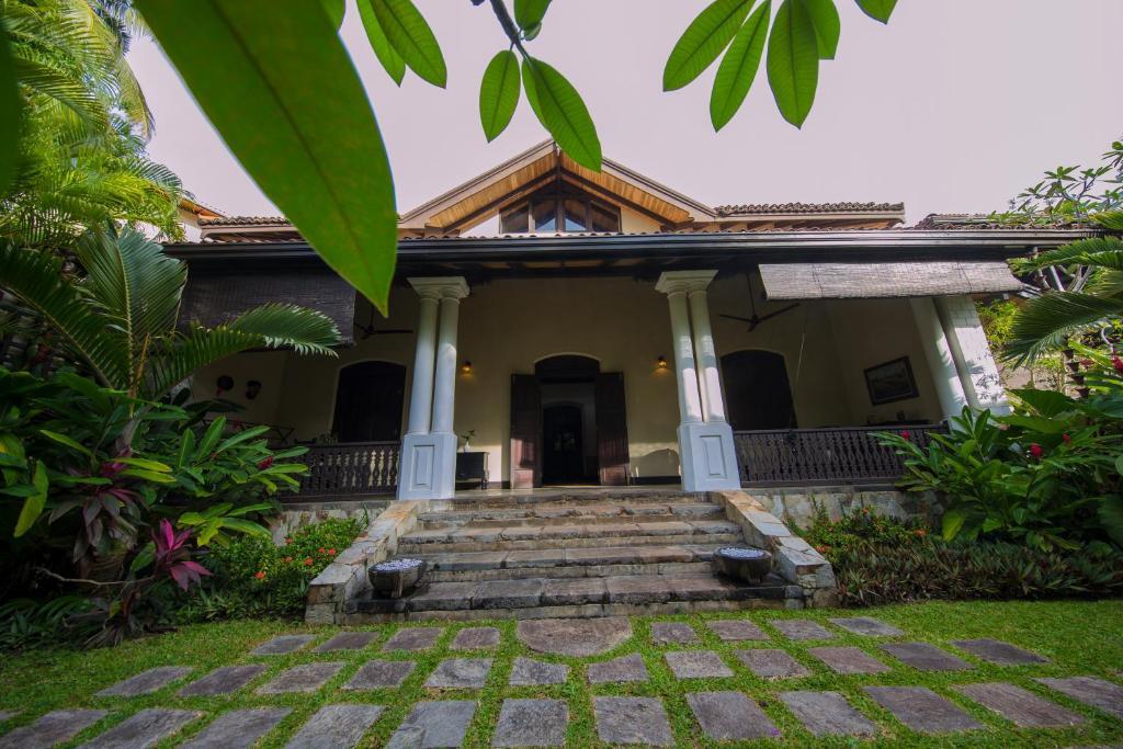 Унаватуна: Sergeant House