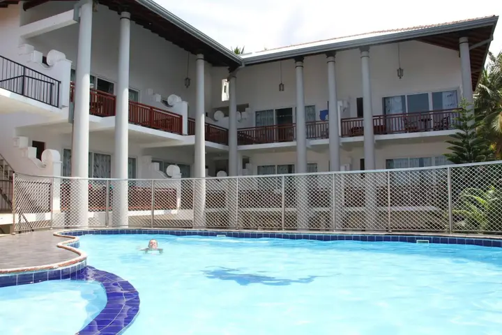 Унаватуна: Neptune Bay Hotel