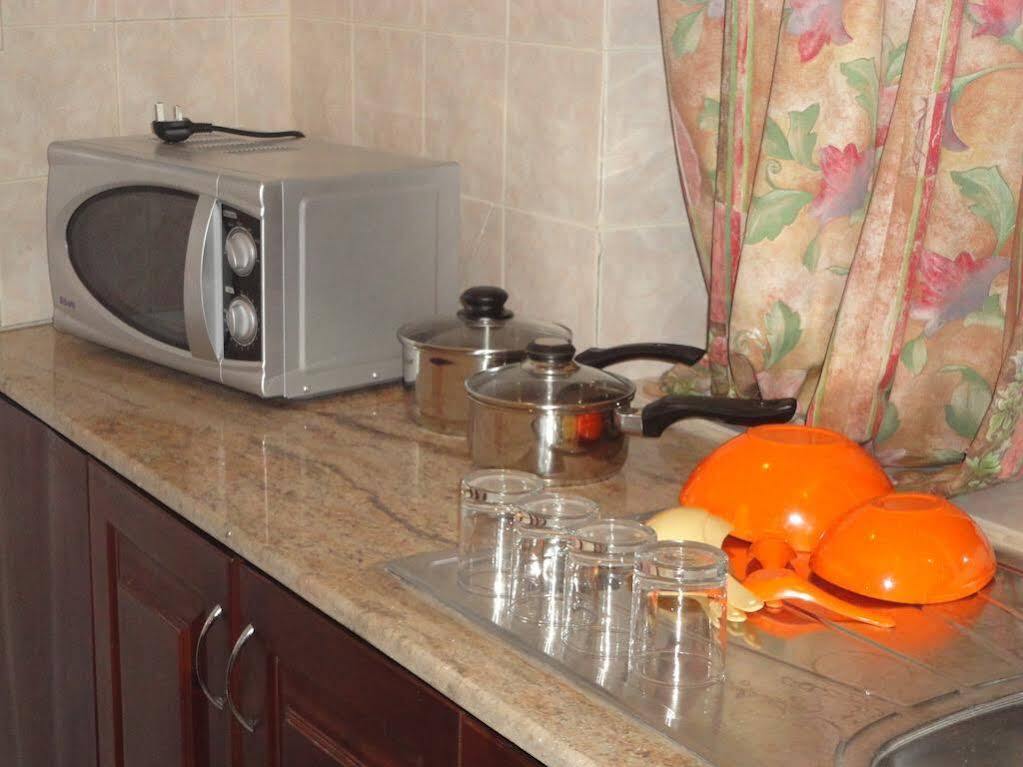 Коломбо: Peace of Mind Residencies