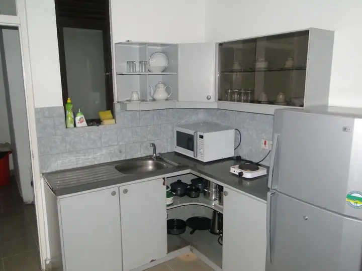 Коломбо: Brama Servizez - Station Court