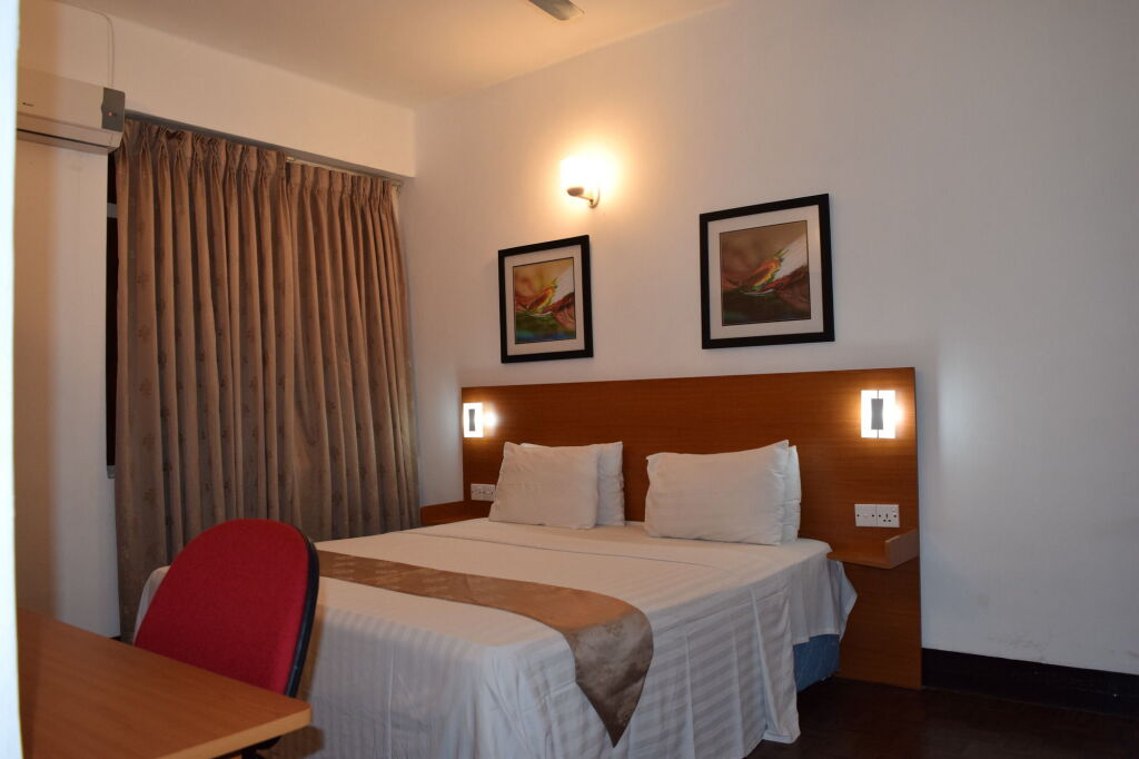 Tropic Inn - Mount Lavinia — фото 4