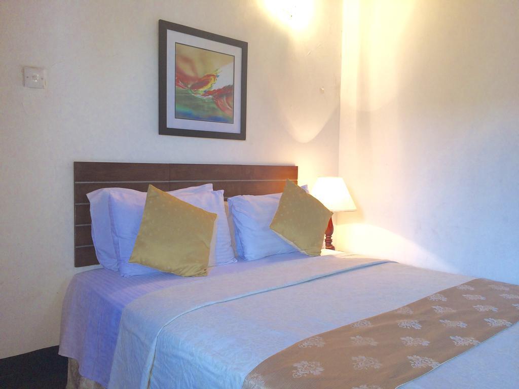 Tropic Inn - Mount Lavinia — фото 6