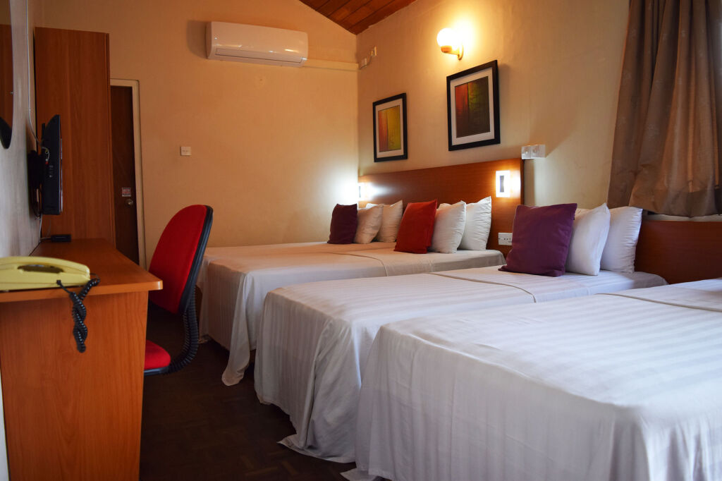 Tropic Inn - Mount Lavinia — фото 3