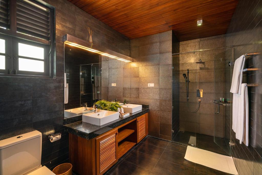 Канди: Clove Villa