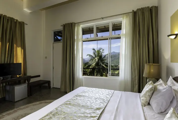 Канди: The Albatross, Kandy
