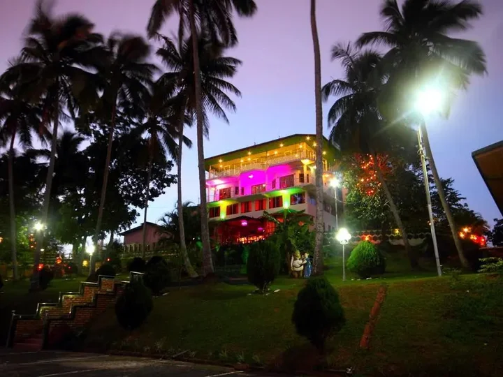 Канди: Delma Mount View Hotel