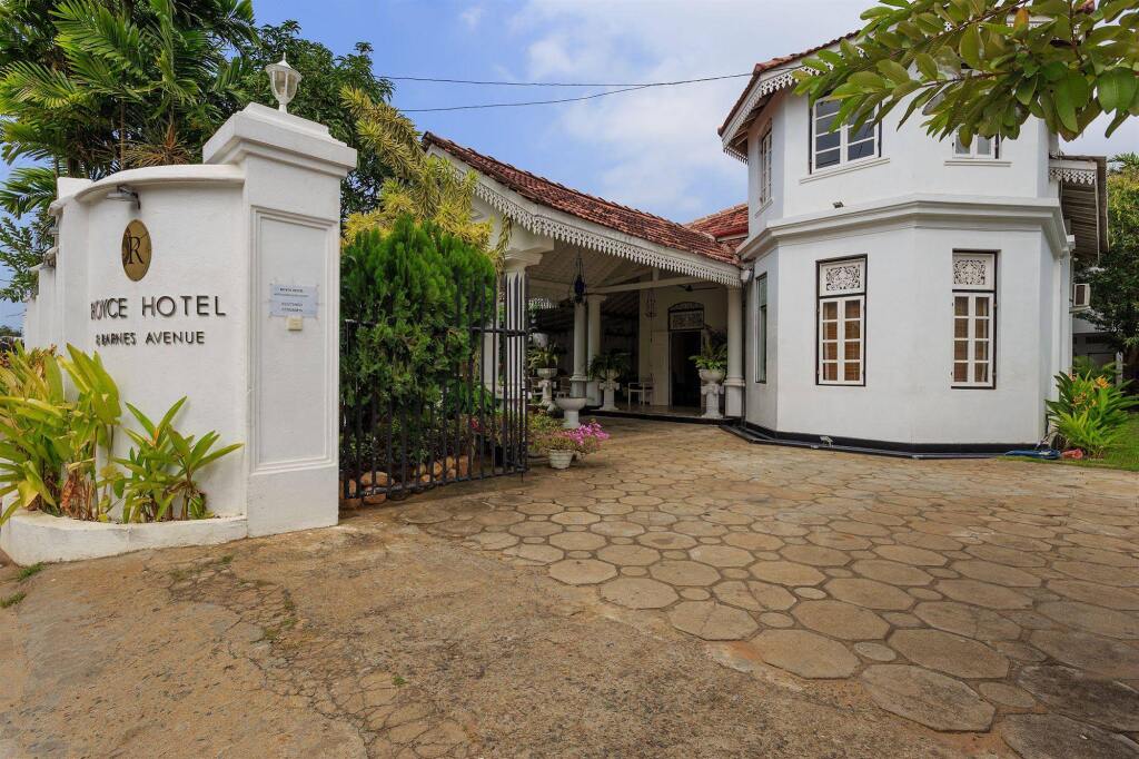 Royce Boutique Hotel — фото 1