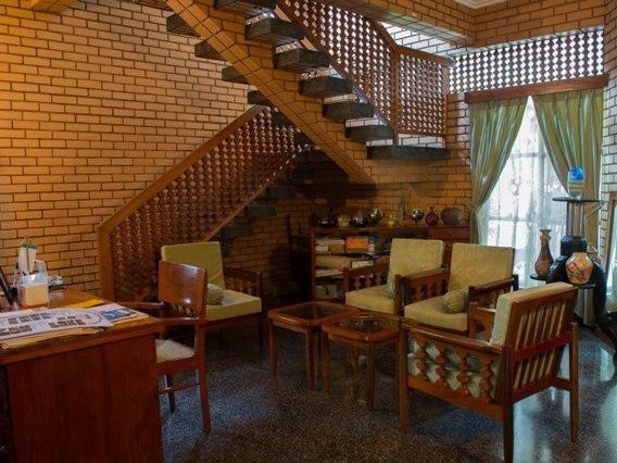 Канди: Royal Tourist Lodge
