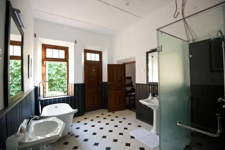 Канди: Mountbatten Bungalow