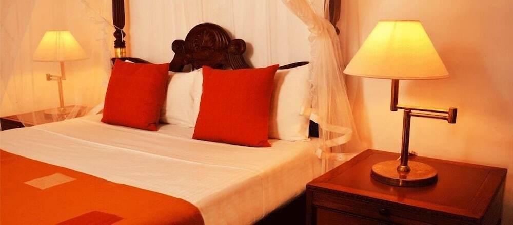 Мирисса: Mirissa Bay Resorts