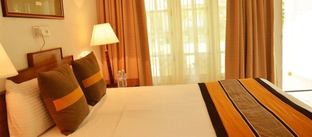 Мирисса: Mirissa Bay Resorts
