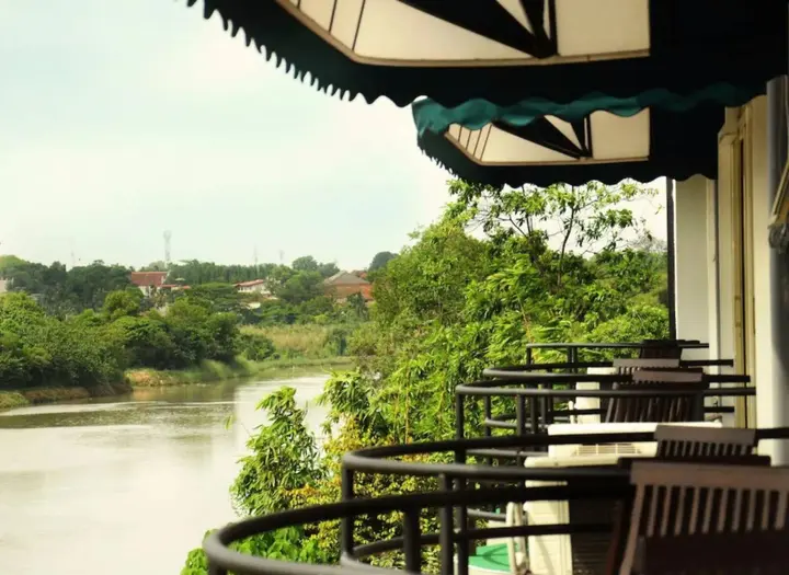 Шри-Джаяварденепура-Котте: Opulent River Face Hotel