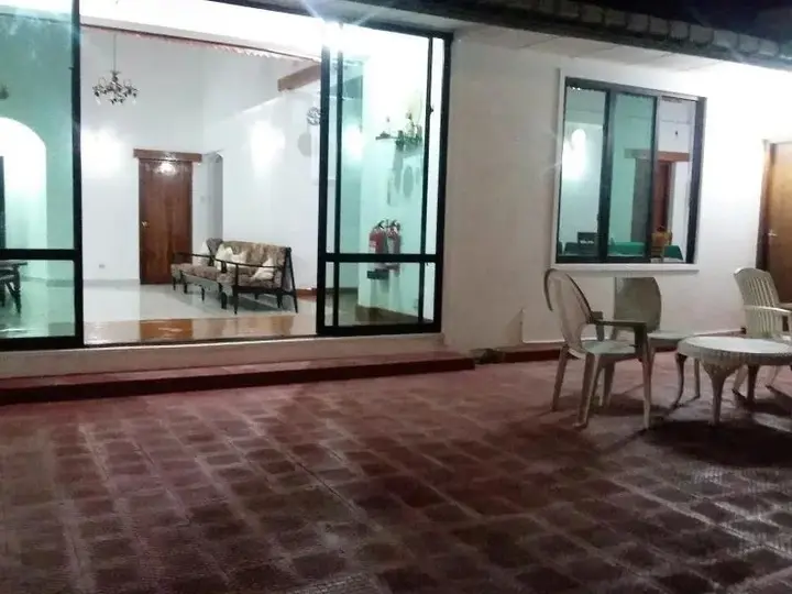 Канди: Fairlee Gest House