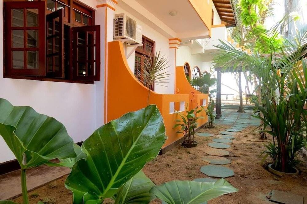 Хиккадува: Villa Paradise