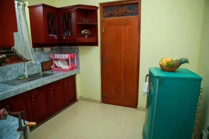 Хиккадува: Hasaranga Holiday House